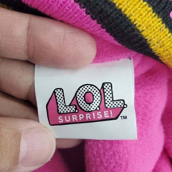 BERKSHIRE Little Girls LOL Surprise Hat & Gloves Set - Picture 11 of 12